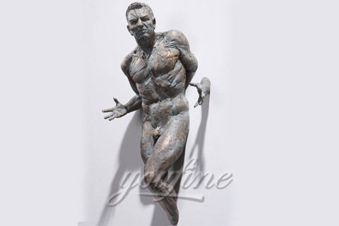 Italy Famous Bronze Man Statue In the wall sculptures for sale