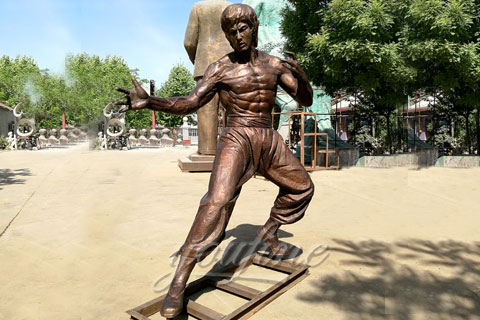 Selling classic square Bruce Lee bronze sculpture for sale